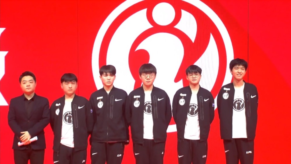 球队在面对 球队在面对